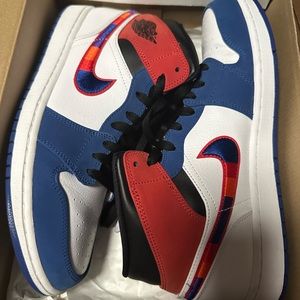 Air Jordan 1 Mid SE White University Red Rush Blue 10.5